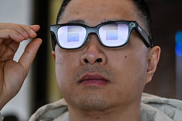 AI-Powered AR Glasses Are Emerging as the Next Big Tech Race